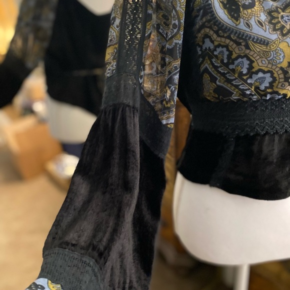 Bohemian Paisley Off-Shoulder Top - Picture 6 of 9